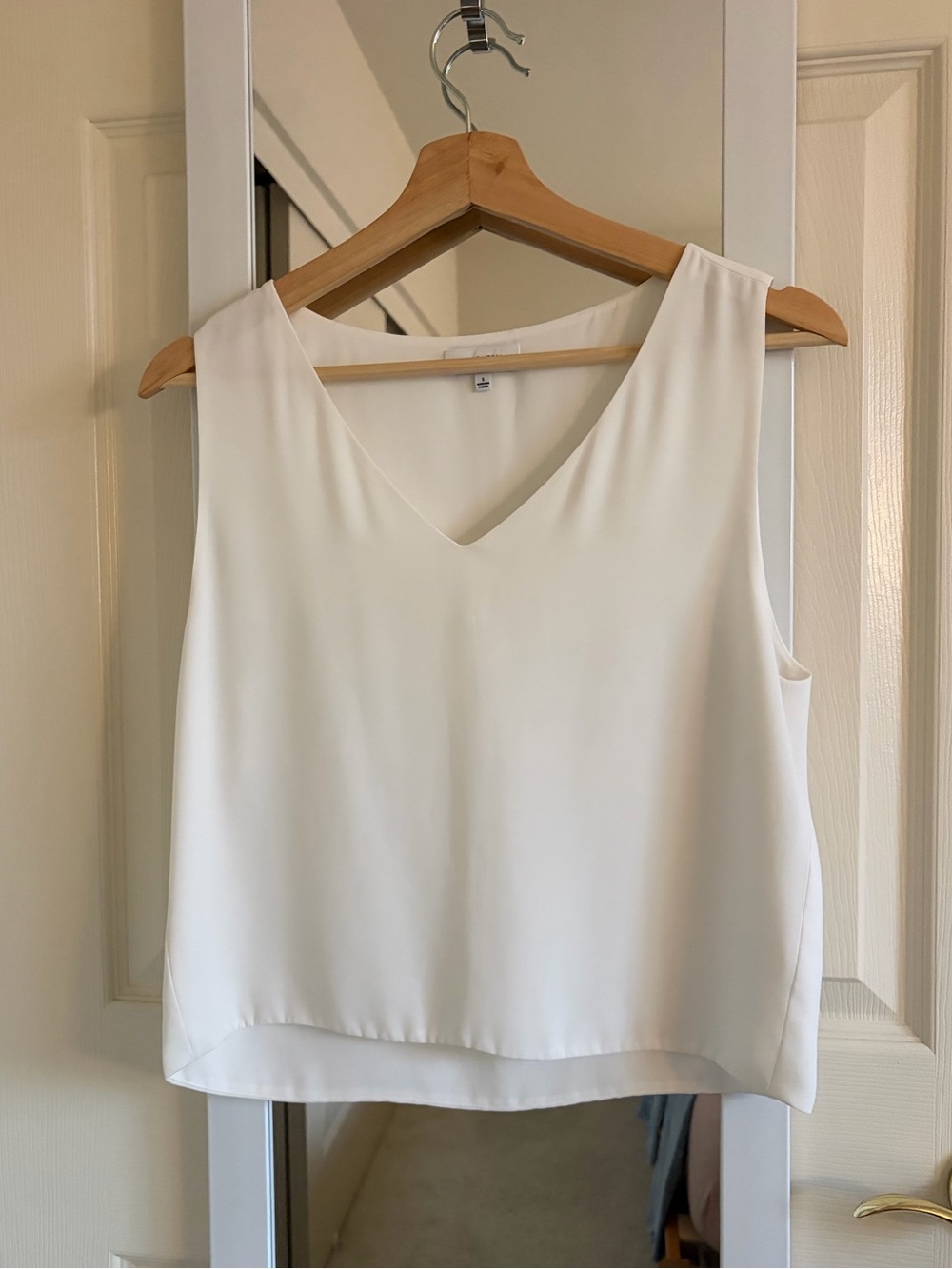 Aritzia Babaton Murphy Top White S